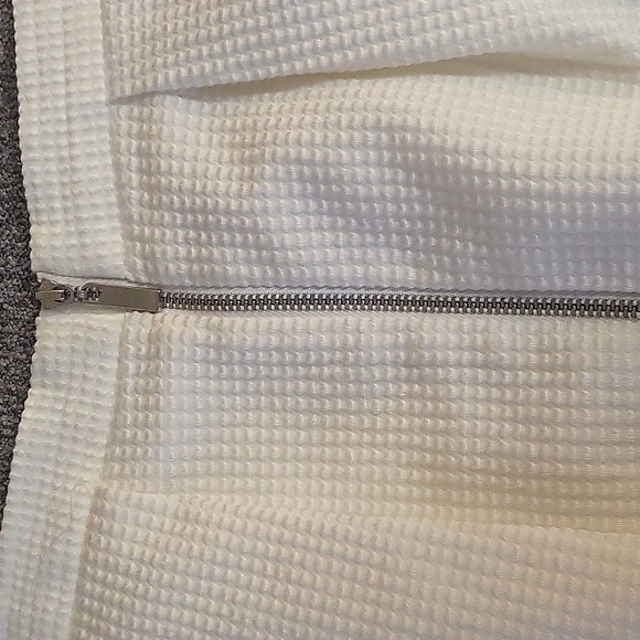 French Connection EUC Pleated Skirt - Picture 9 of 9